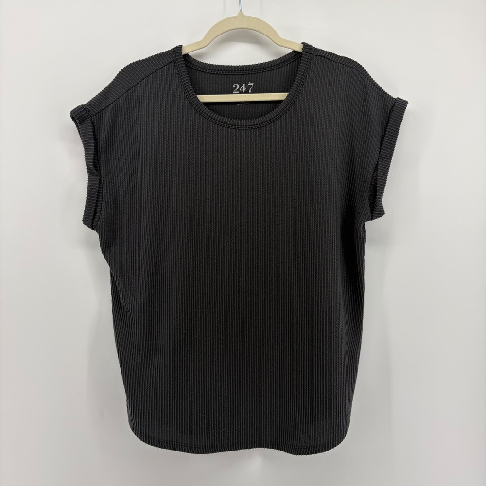 24/7 by maurices Charcoal Grey Textured Knit‎ Cap Sleeve Top Women's Small